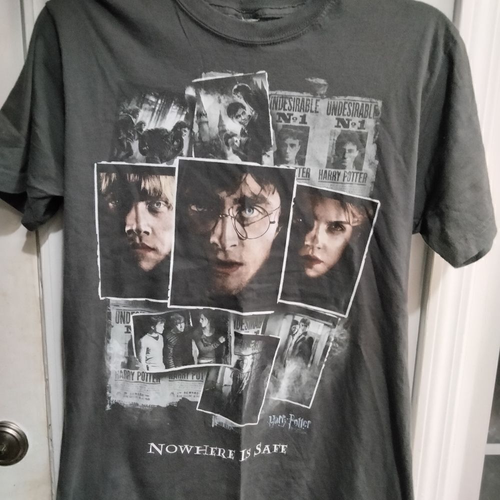 Vintage Harry Potter Deathly Hallows Graphic Movie T-shirt